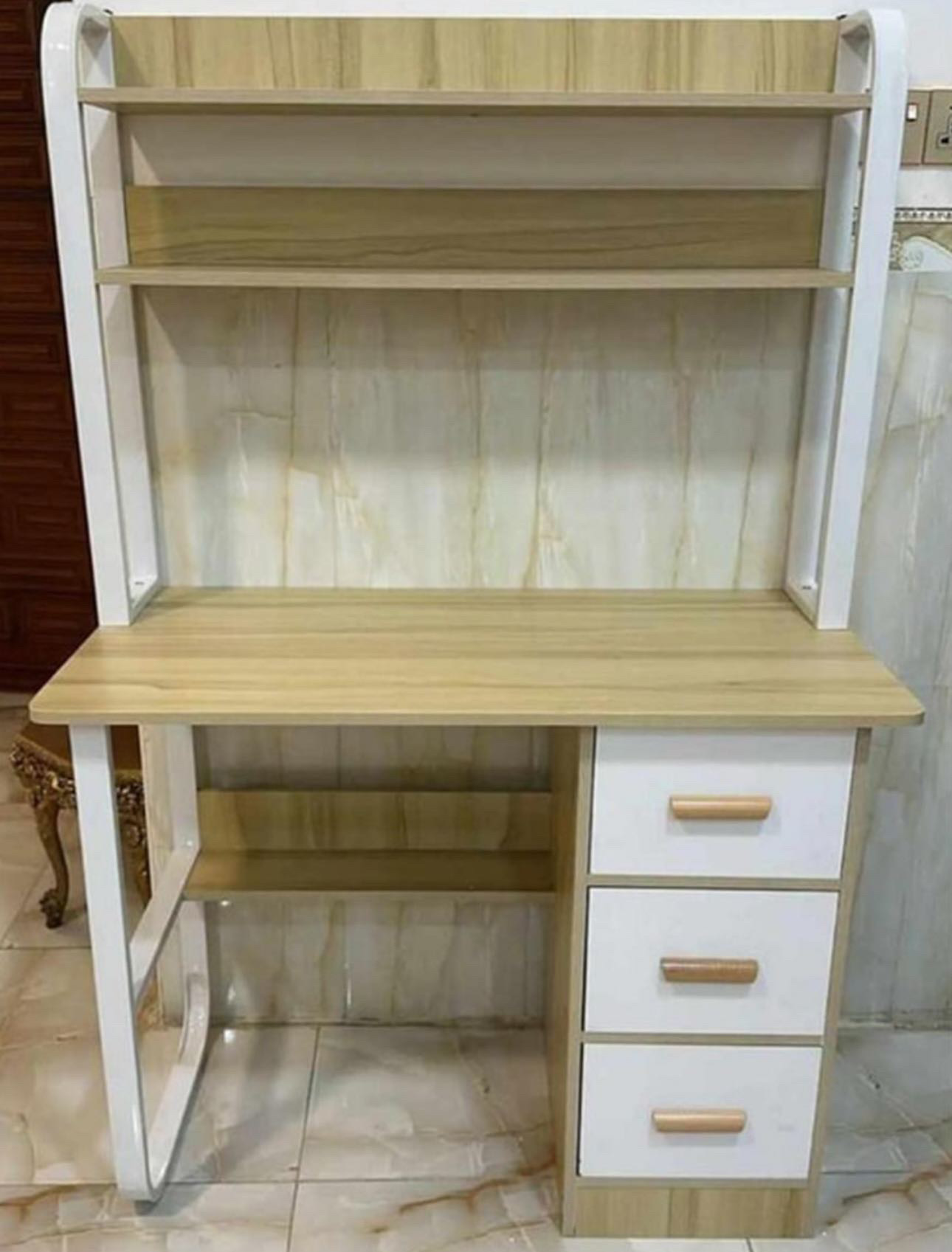 مێزی خوێندن