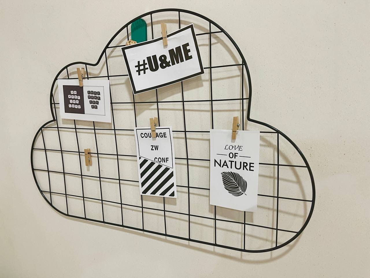 تەلی دیوار بۆ هەڵواسینی ستیکەر