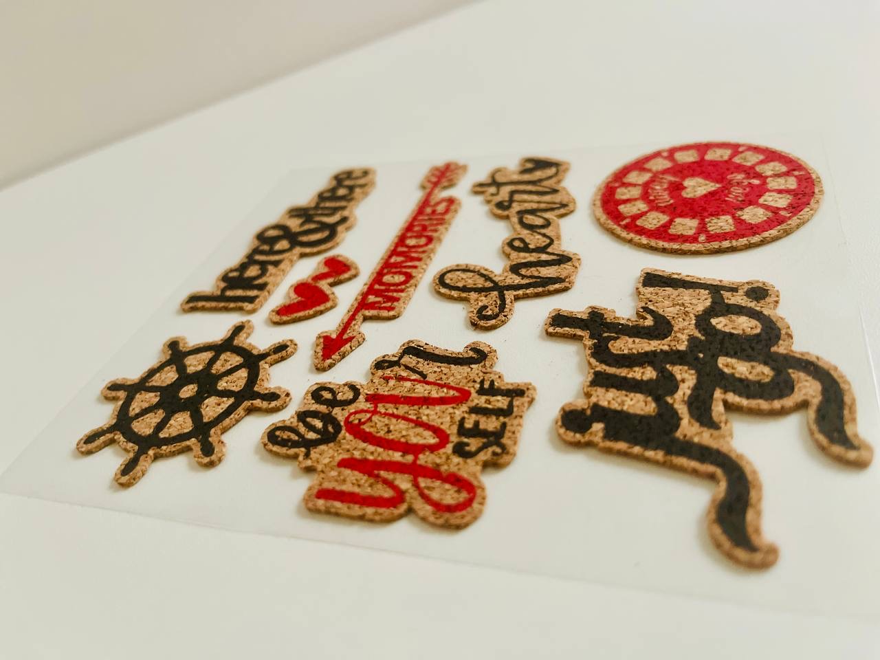 ستیکەری بەرجەستە (سێ دووری  3D)