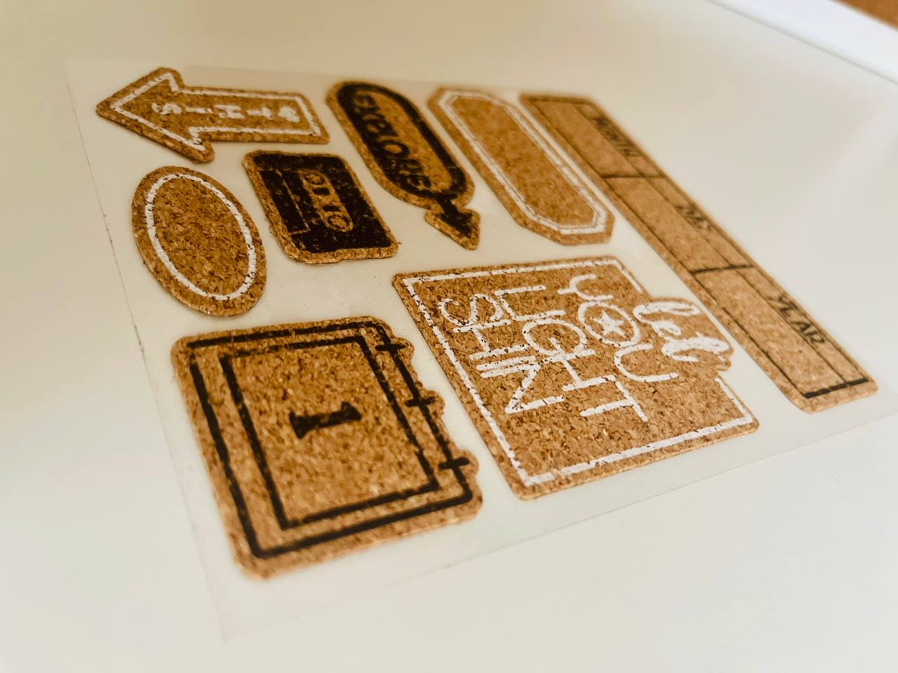 ستیکەری بەرجەستە (سێ دووری  3D)